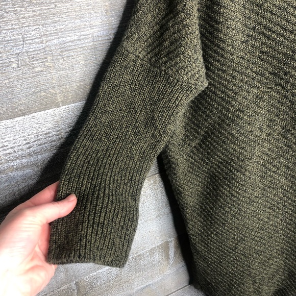Express dark green 3/4 sleeve sweater small - Picture 3 of 5